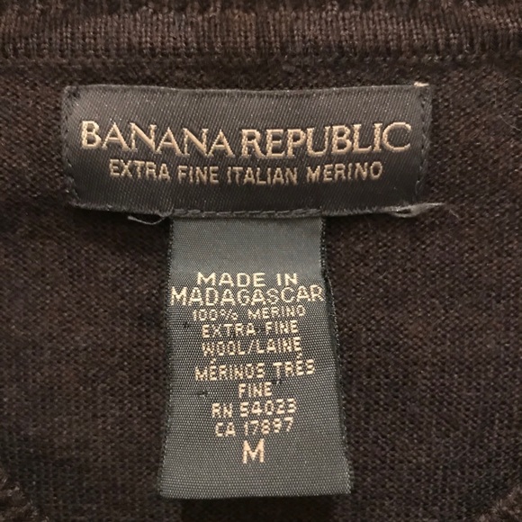 Banana Republic v-neck long sleeve sweater - Picture 2 of 2
